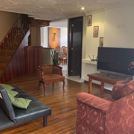 Hostel Santa Canela Cuenca Exteriör bild