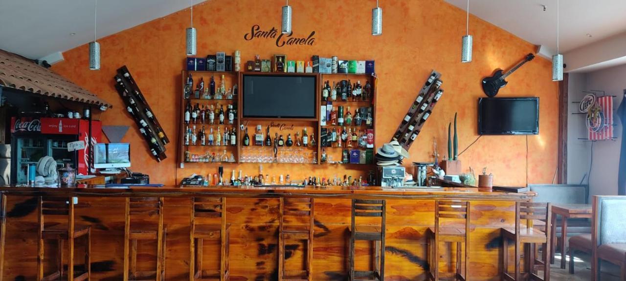 Hostel Santa Canela Cuenca Exteriör bild