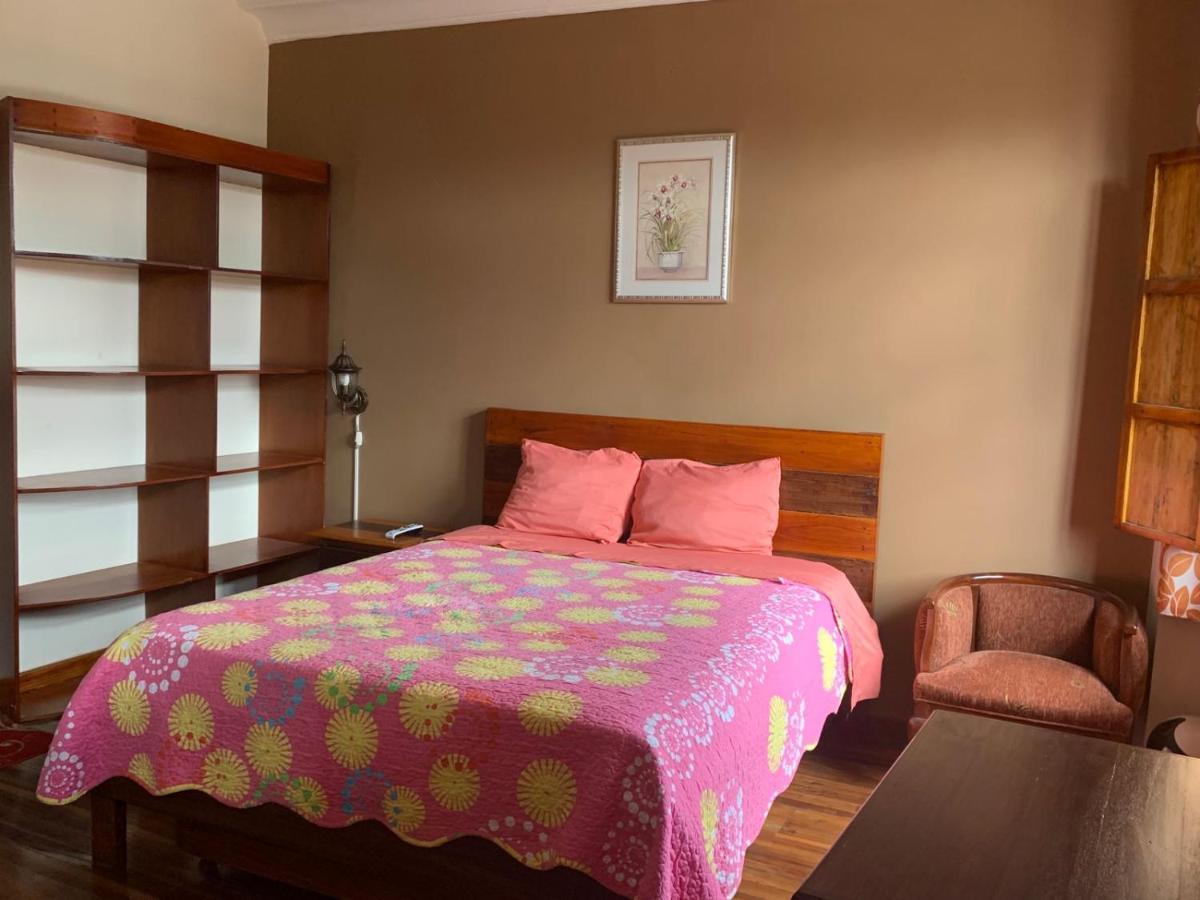Hostel Santa Canela Cuenca Exteriör bild